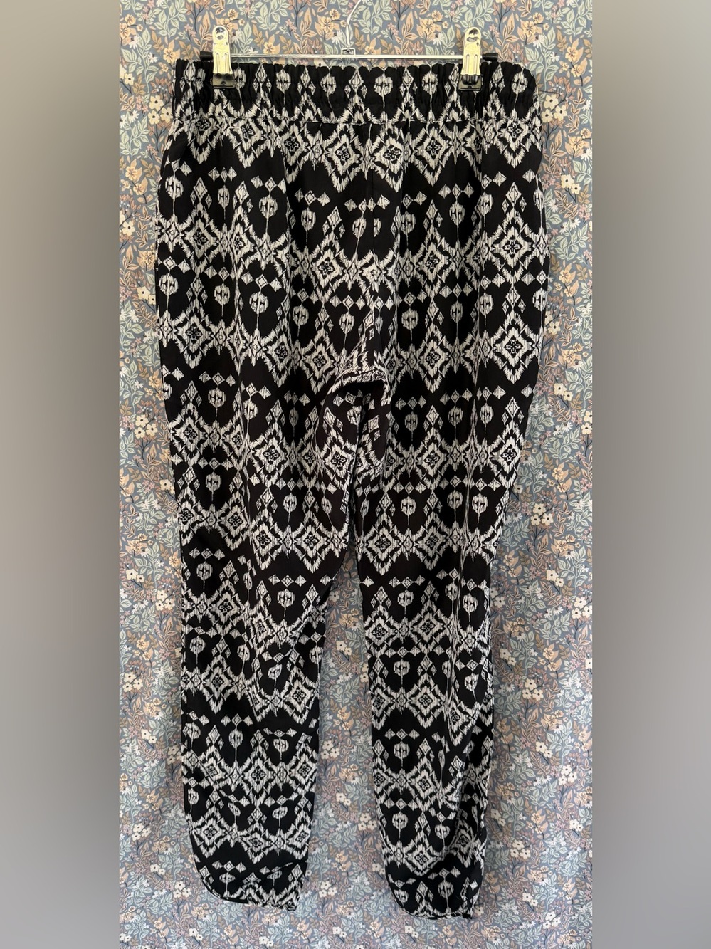 Love Tree Black & White Aztec Print Jogger Pants